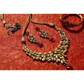 Matte Kundan Necklace Set with Kada